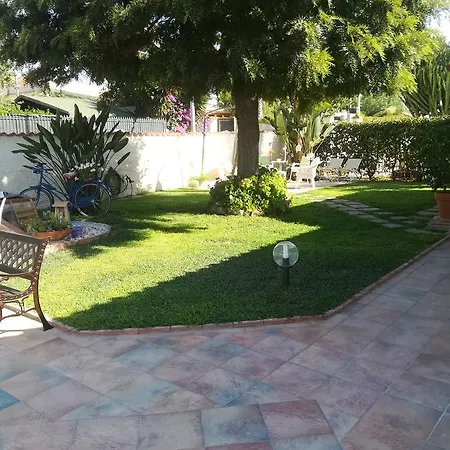 Alojamento de Acomodação e Pequeno-almoço Sole Luna Ognina